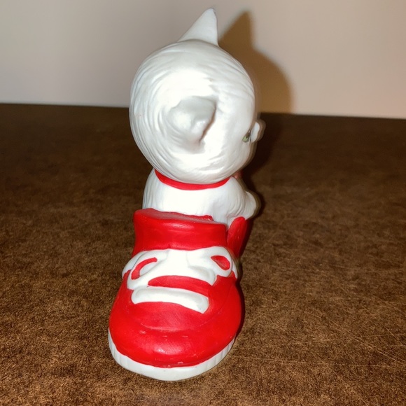 Vintage Lefton ceramic cat in a red shoe - Picture 2 of 5